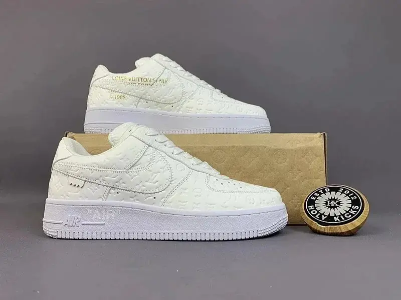 LV ARCH LICHT SNEAKER 13