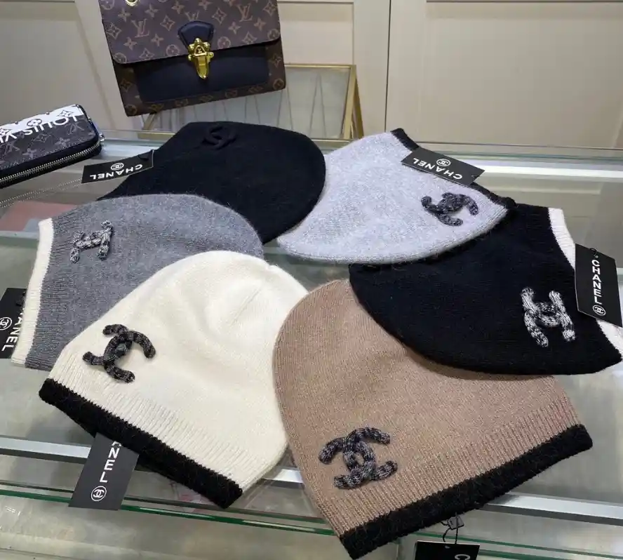 Chanel CC Logo Knit Beanie Hat 3