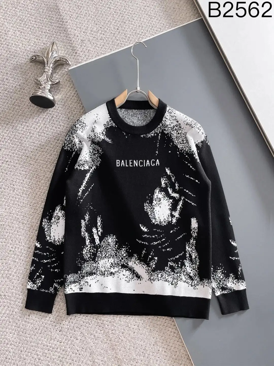 Louis Vuitton Sweater 3