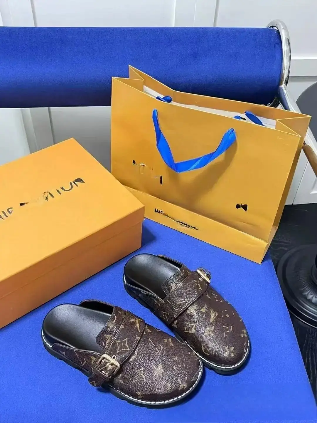Louis Vuitton Slippers 11