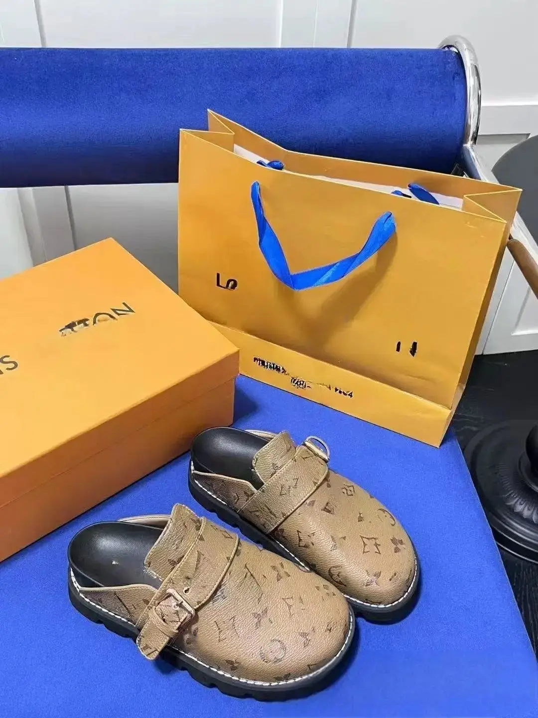 Louis Vuitton Slippers 12