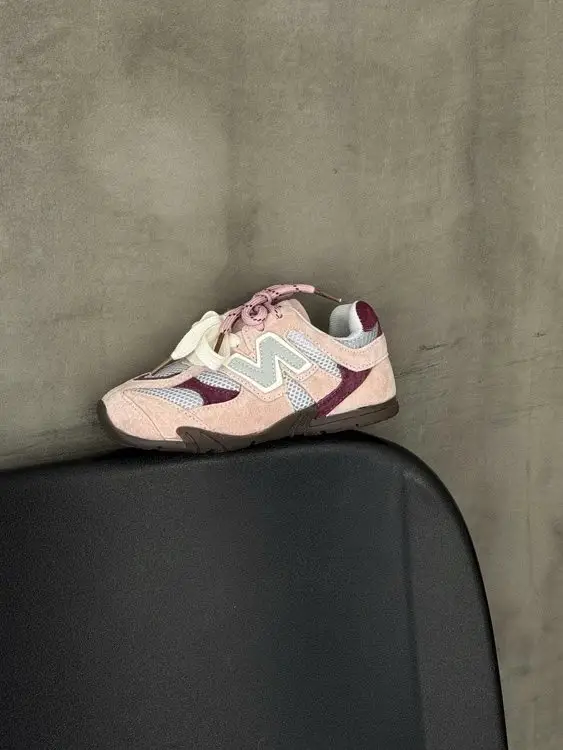 New Balance Chunky Sneakers 3