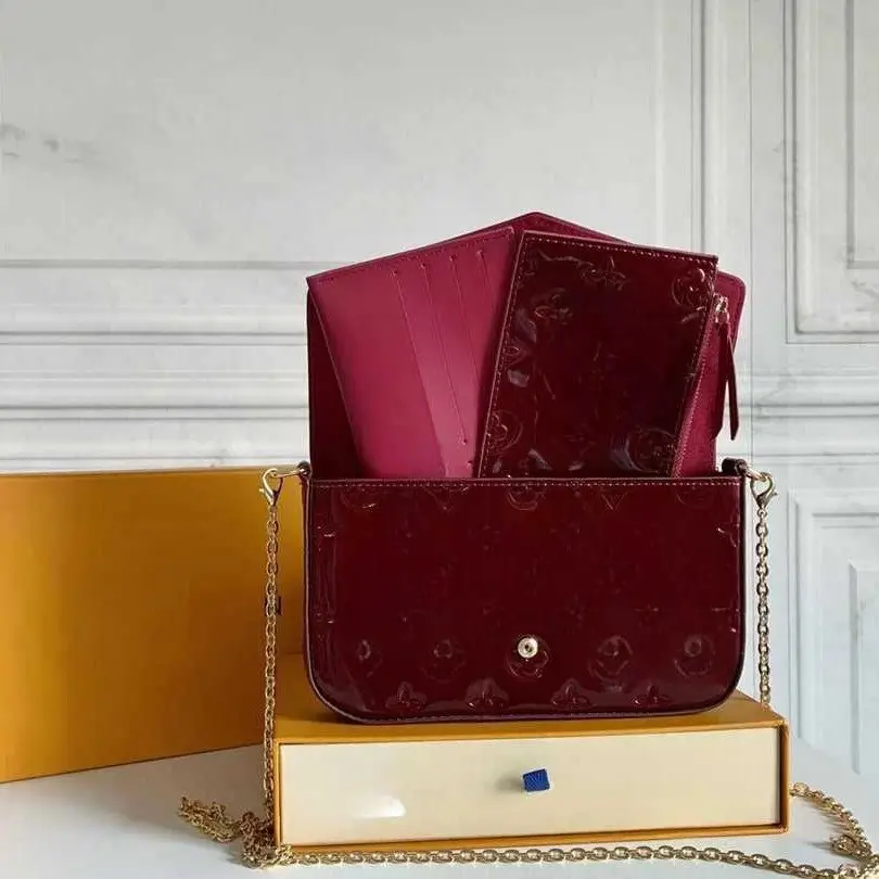 Louis Vuitton Crossbody Bags 3